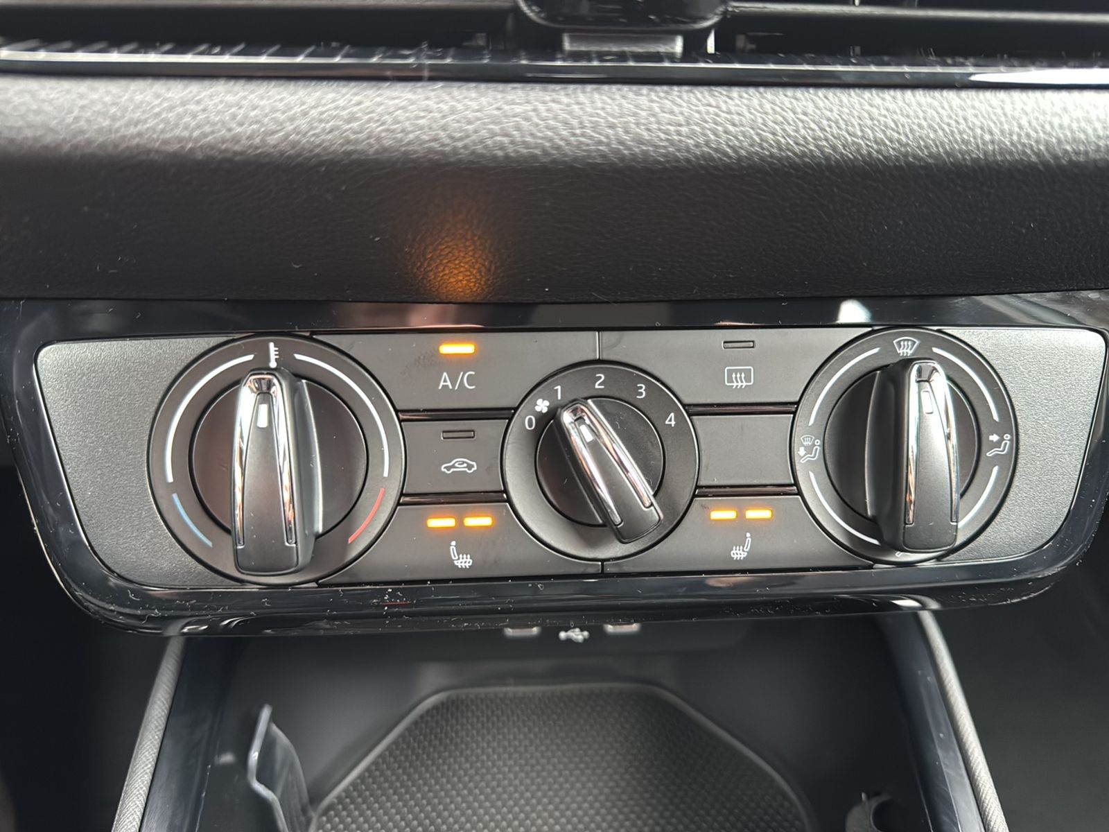 Fabia 1.0 TSI Selection, Vorbereitung AHK, LED,