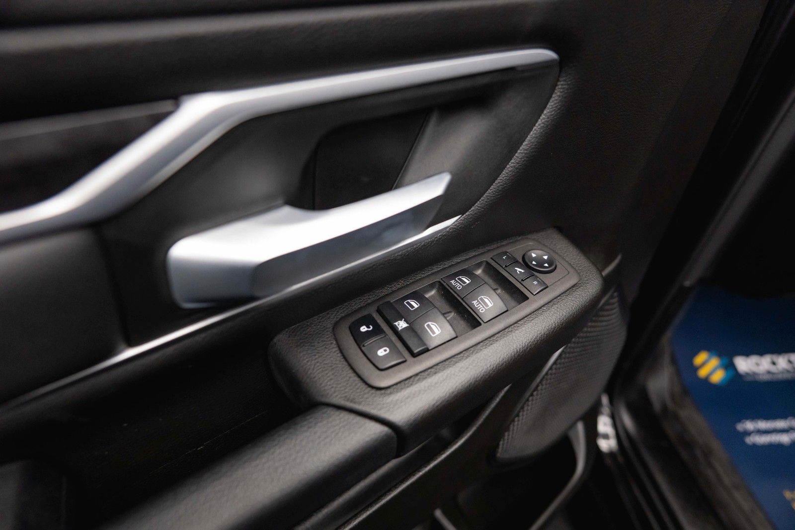 Fahrzeugabbildung Dodge RAM 5.7 V8 HEMI 4x4 LIMITED Style Night-Edition