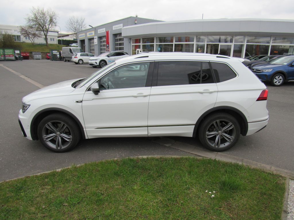 Fahrzeugabbildung Volkswagen Tiguan Allspace 2.0 TSI 4M DSG Highline, R-Line