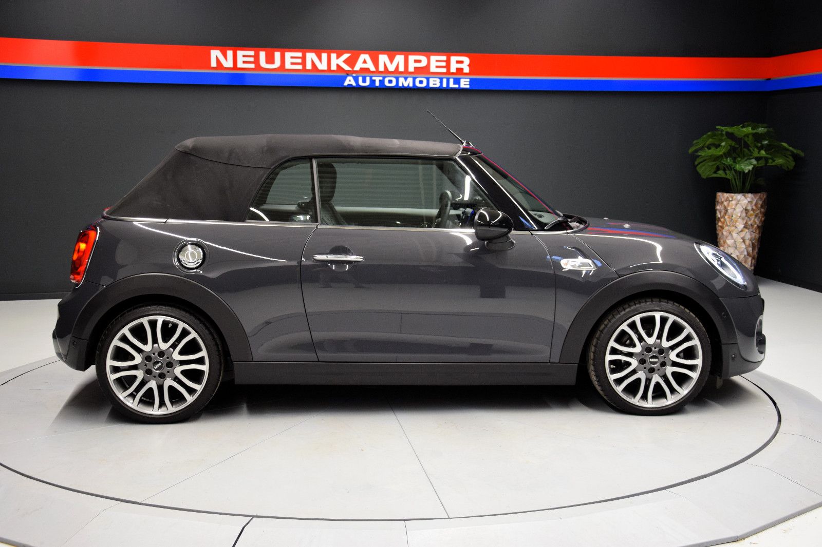 Fahrzeugabbildung MINI Cooper S Cabrio LED ACC HuD h/k Kamera Leder 18"