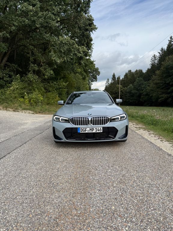Image of BMW 320