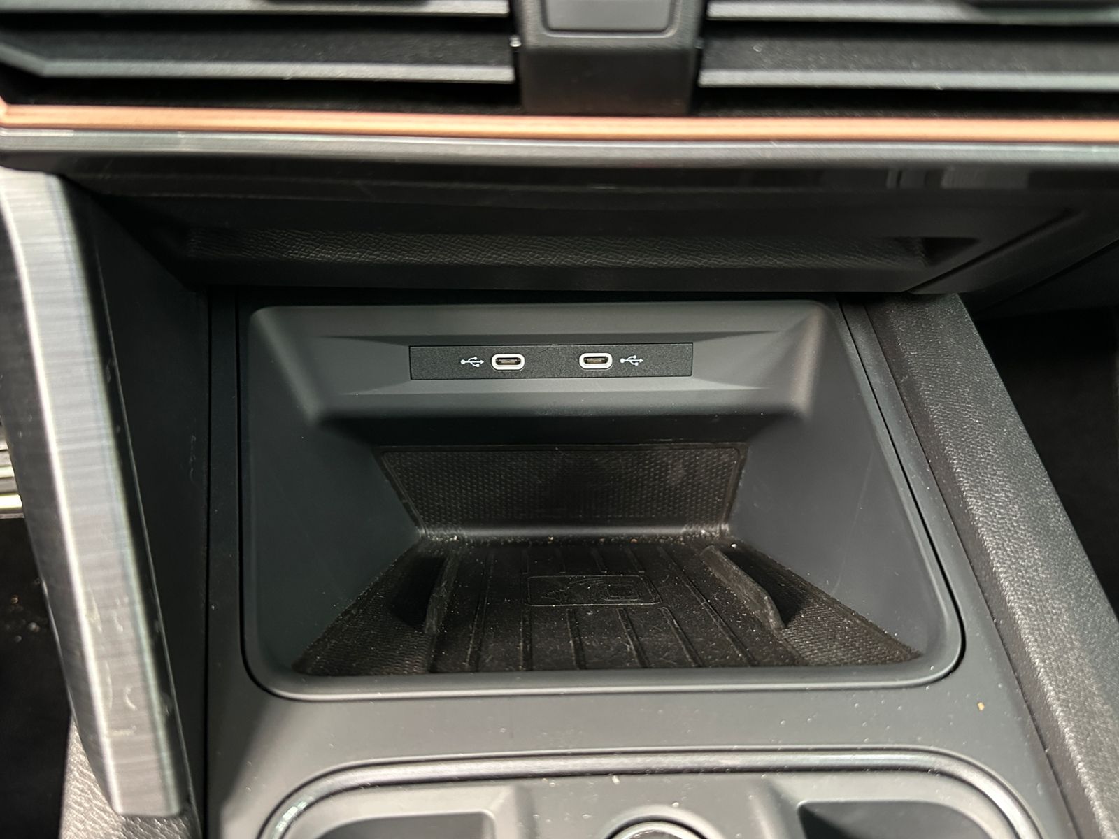 Fahrzeugabbildung CUPRA Formentor  eHybrid VZ AHK PANO LED NAVI