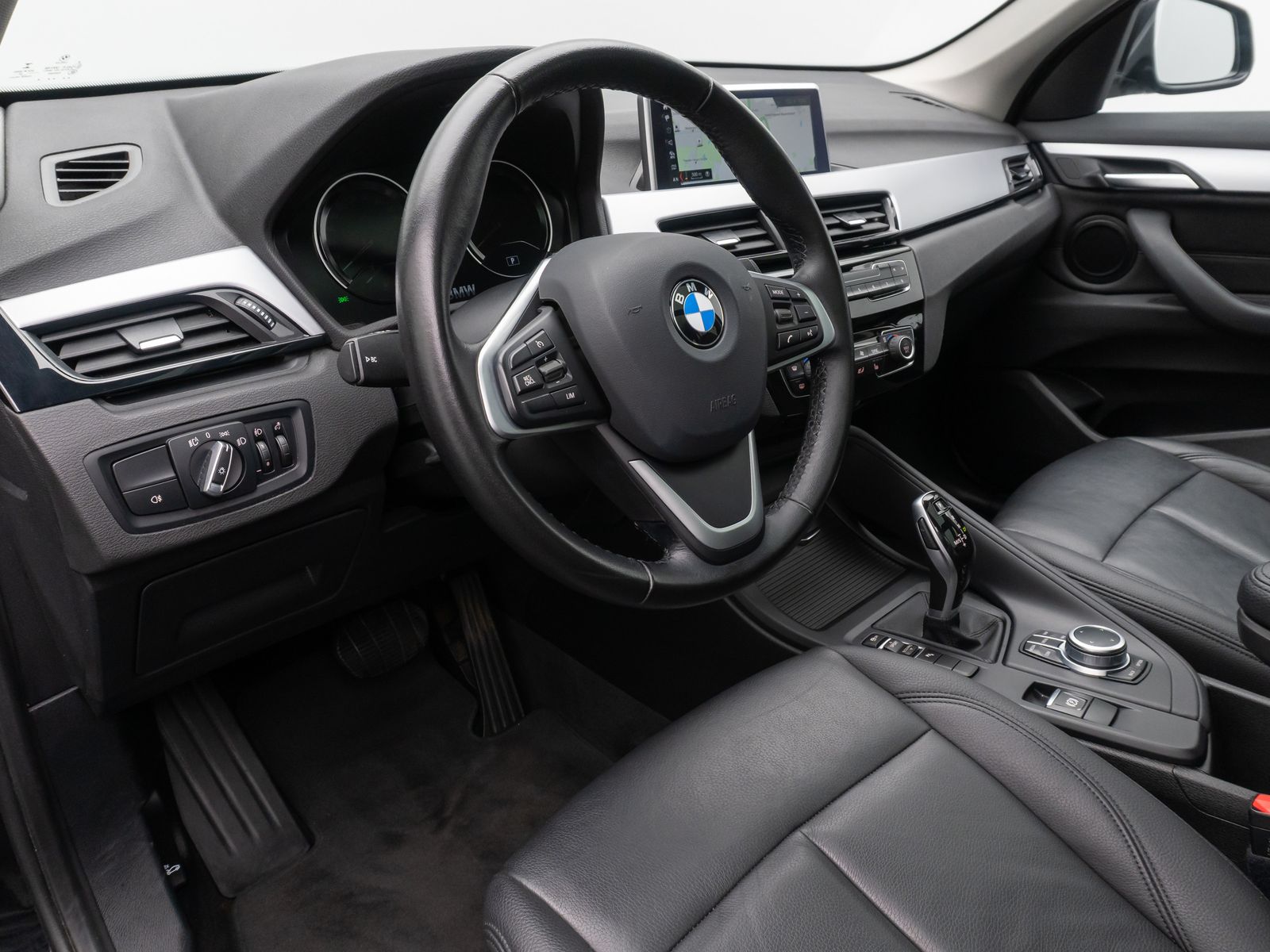 Fahrzeugabbildung BMW X1 sD18i Panorama Kamera DAB Navi Komfort Leder