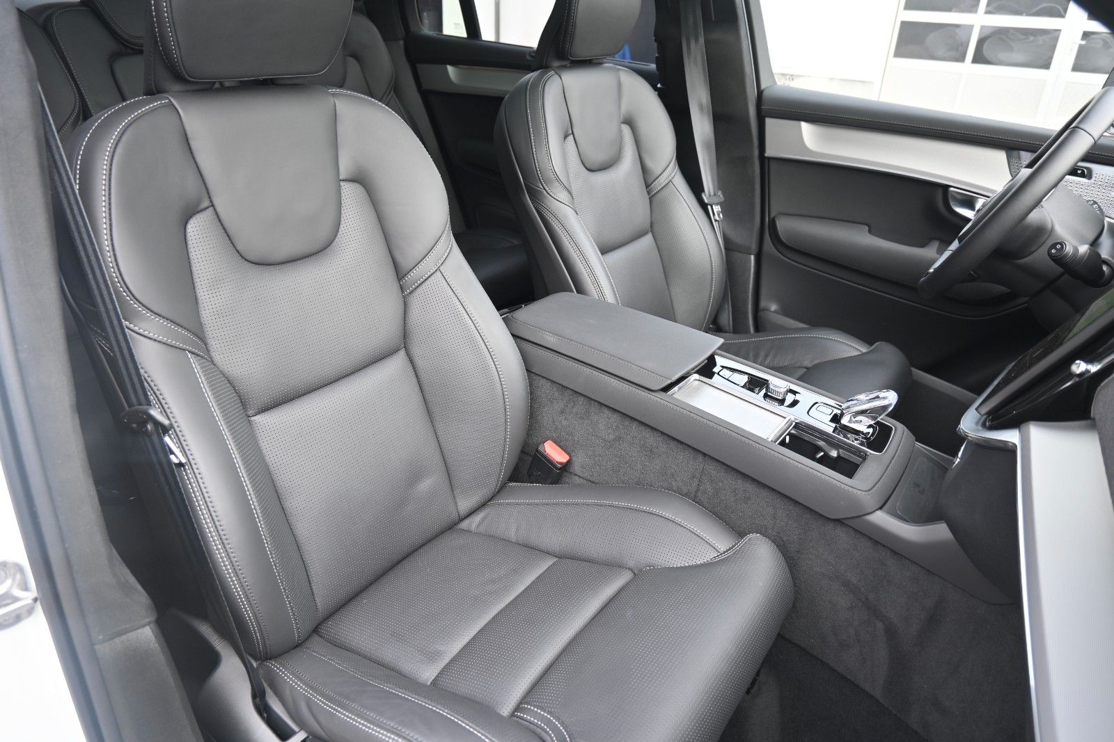 Fahrzeugabbildung Volvo XC90 T8 AWD Ultra Black Edition*LUFT*360*ACC*AHK