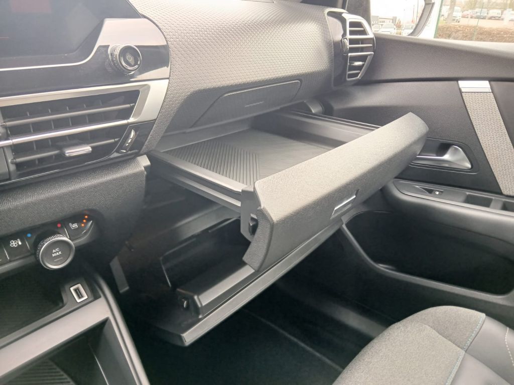 Fahrzeugabbildung Citroën C4 Benzin 155 Automatik Shine *Winterpak*Nav*LED