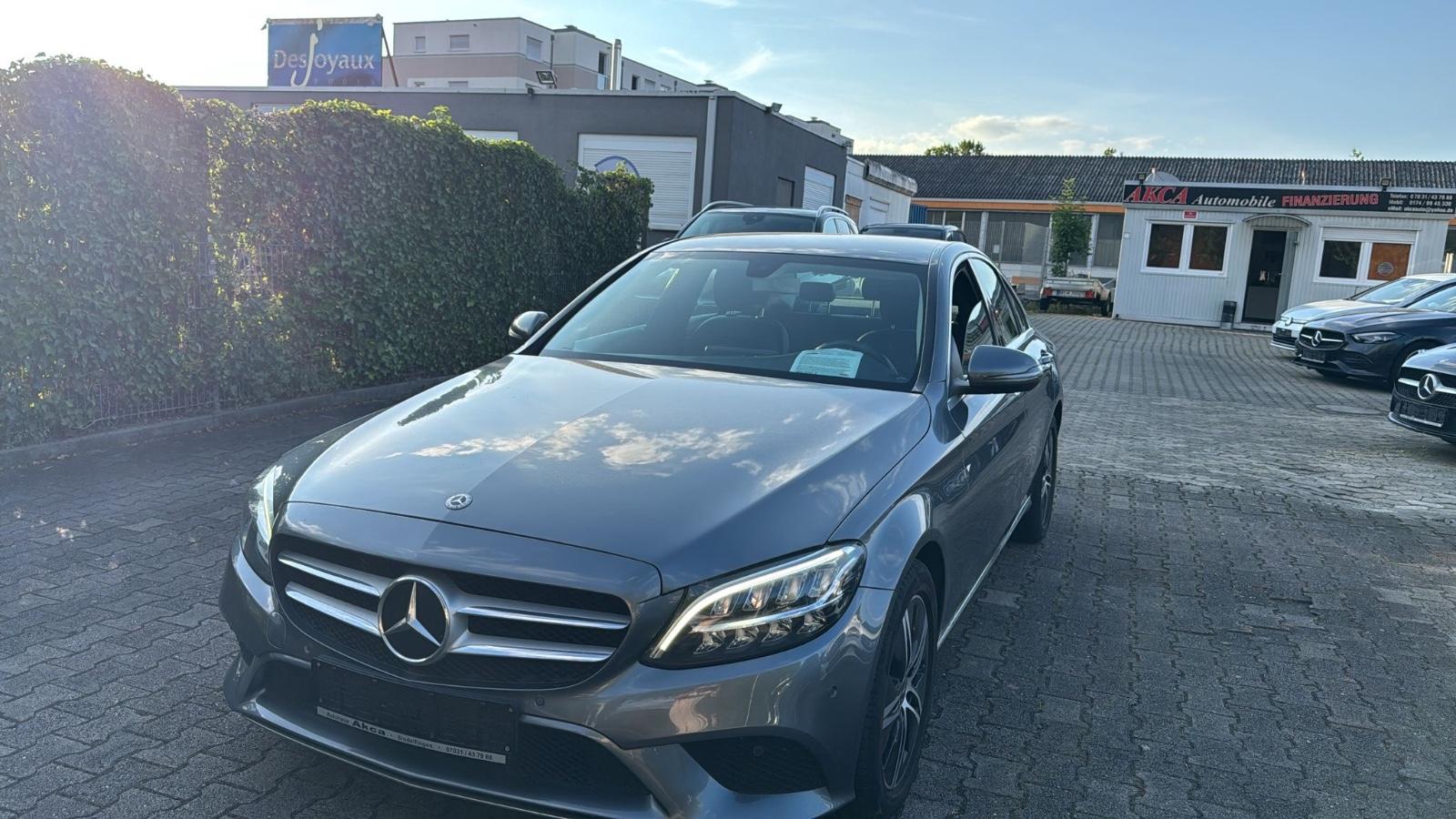 Mercedes-Benz C 180 lim. d AVANTGARDE*LED*KAM*NAVI*1 Hand
