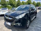 Hyundai ix35 Comfort 2WD Teilleder Navi - Hyundai ix35 Comfort mit Benzin-Antrieb