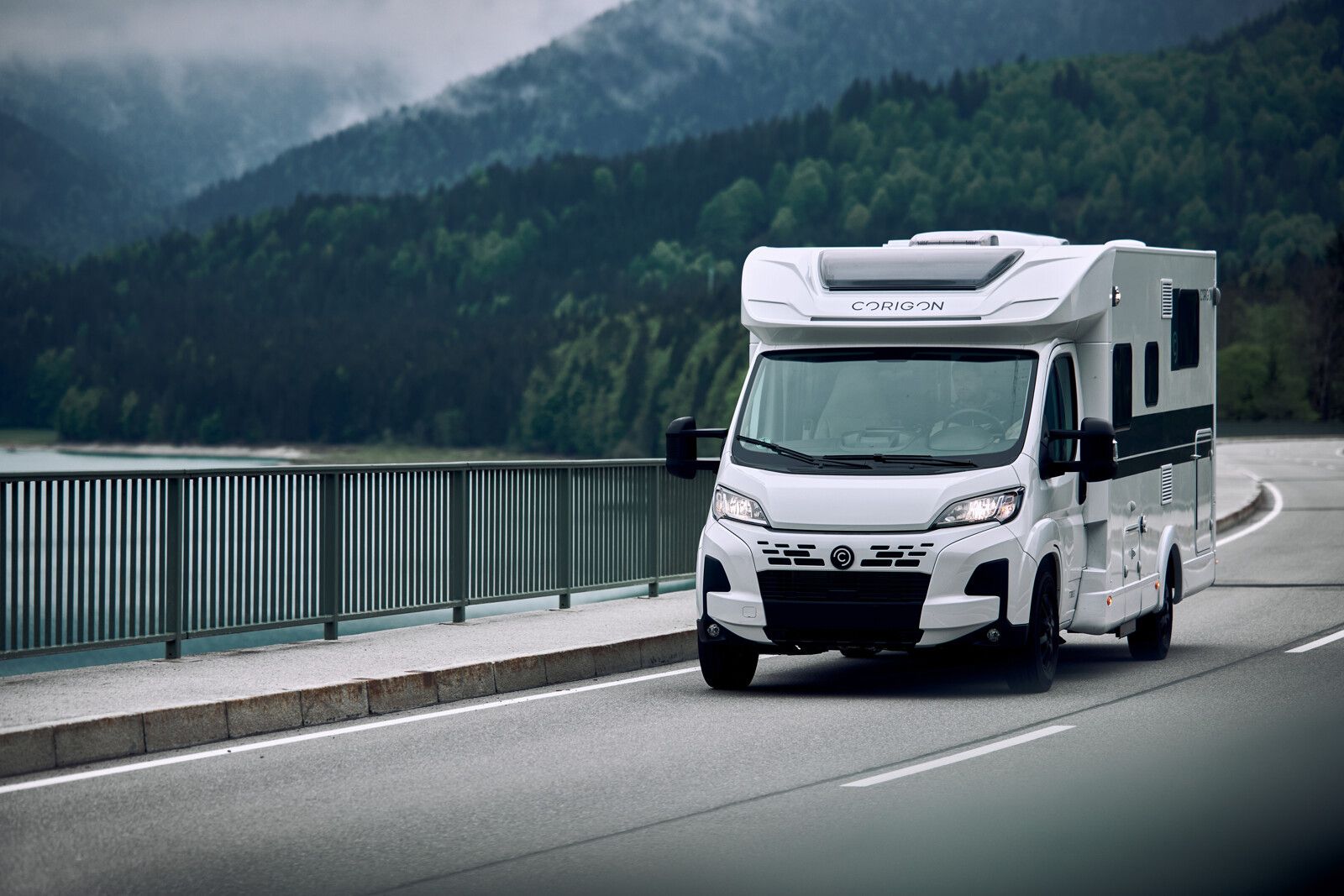 Fahrzeugabbildung CORIGON T Advanced 700 S Hubbett Automatik Solar Hymer