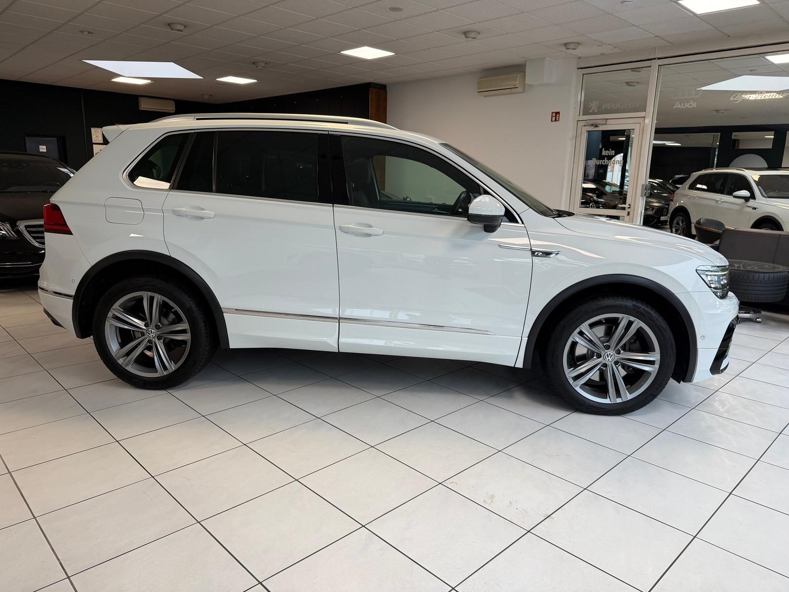 Volkswagen Tiguan 2.0 TSI R-Line 220PS 4M DSG Pano ACC LED