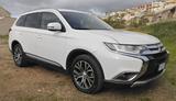 Mitsubishi Outlander 2.2 DI-D 4WD Instyle Plus S - Mitsubishi Outlander Plus mit Diesel-Antrieb