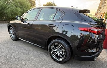 Alfa-Romeo Stelvio - 5