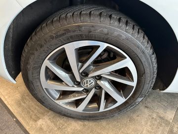 Volkswagen Golf VII Lim. *ACC*NAV*KLIMA*PDC*KAM*SZHZ*