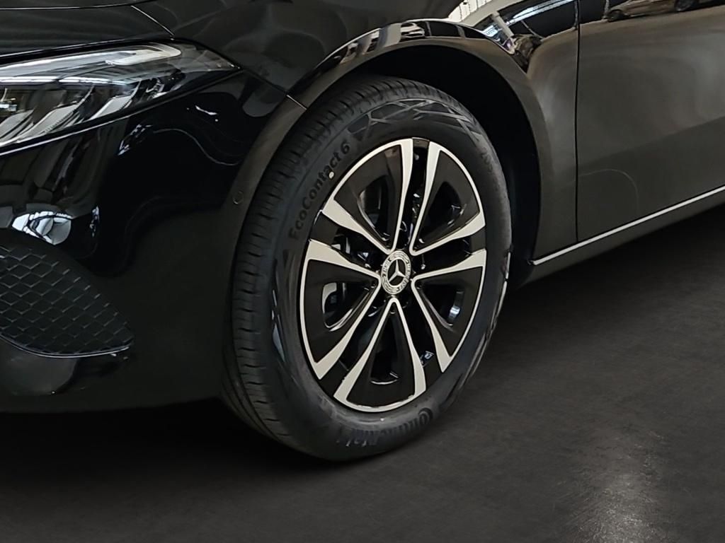 Fahrzeugabbildung Mercedes-Benz A 250 e Kompaktlimousine +ADVANCED+PT+TOTWINKEL+