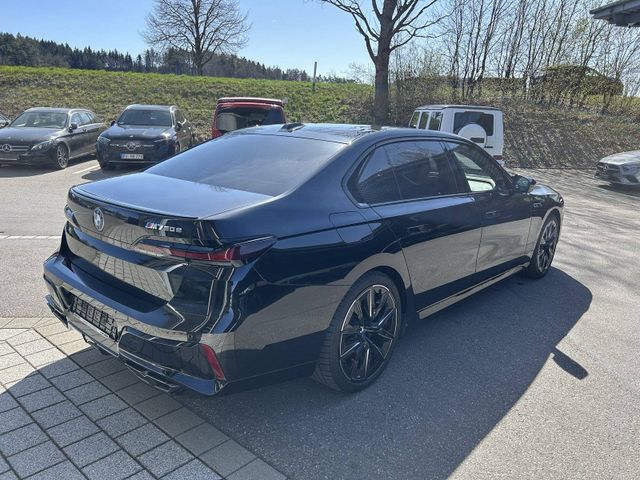 BMW M760