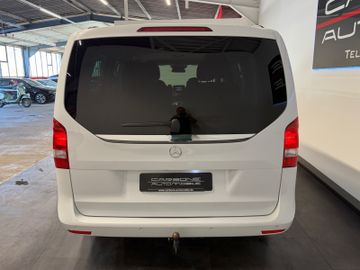 Mercedes V 220 - 4