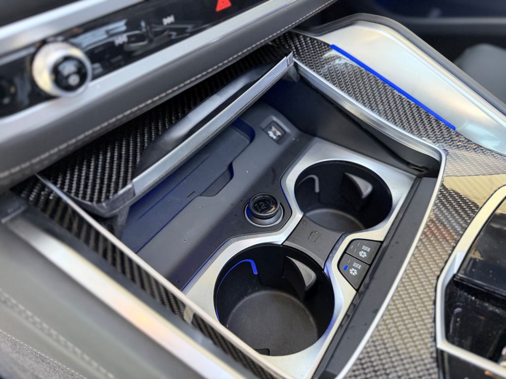 BMW X6 M60i/B&W/M-Paket Pro/Sky-Lounge/S-Belüftung BMW X6 M60i/B&W/M-Paket Pro/Sky-Lounge/S-Belüftung