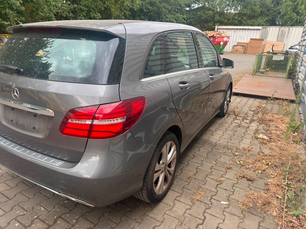 Image of Mercedes-Benz B 200