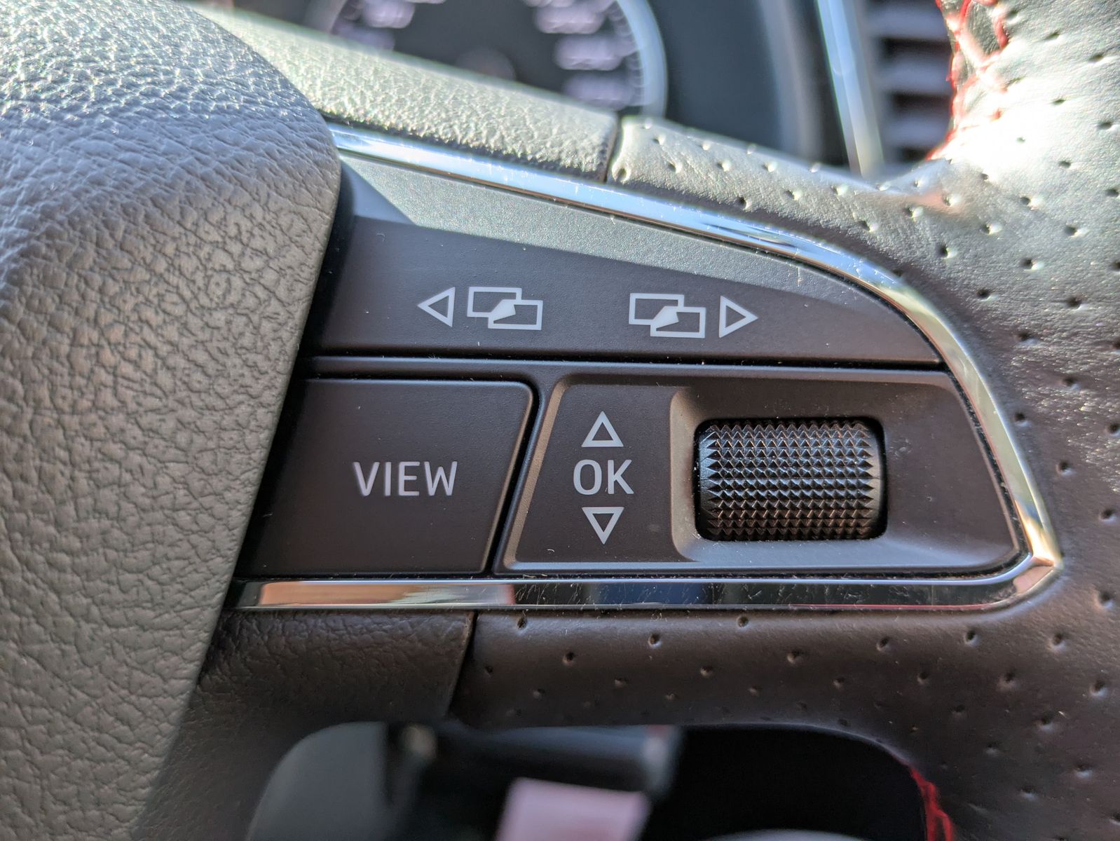 Fahrzeugabbildung SEAT Leon 1.4 TSI FR SCHIEBE-GLAS*KAMERA*LED*DAB*TEMP