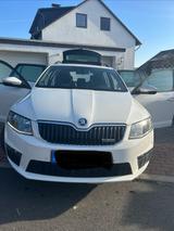 Skoda Octavia 2.0 TDI DSG RS Combi RS - gebrauchte Skoda Octavia aus dem Jahr 2014