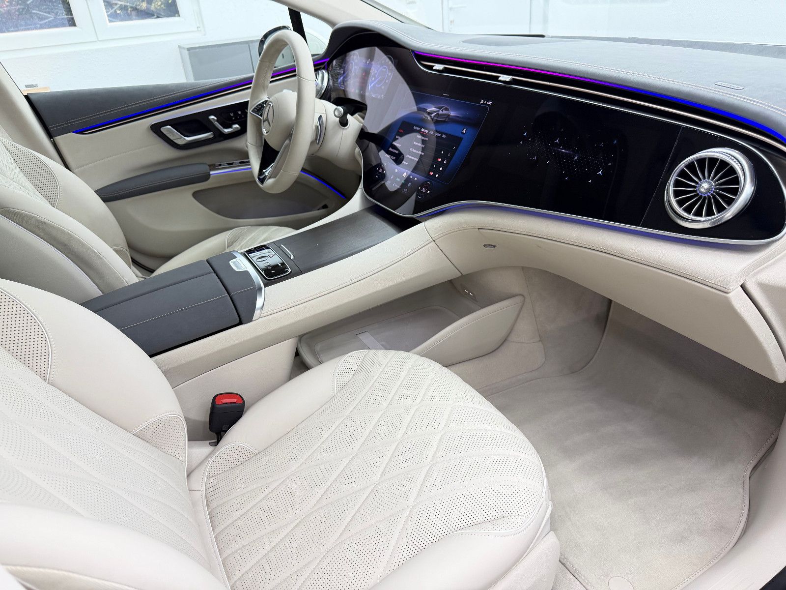 Fahrzeugabbildung Mercedes-Benz EQS EQS 580 4Matic/BURMESTER/HuD/PANO/98,5% SOH