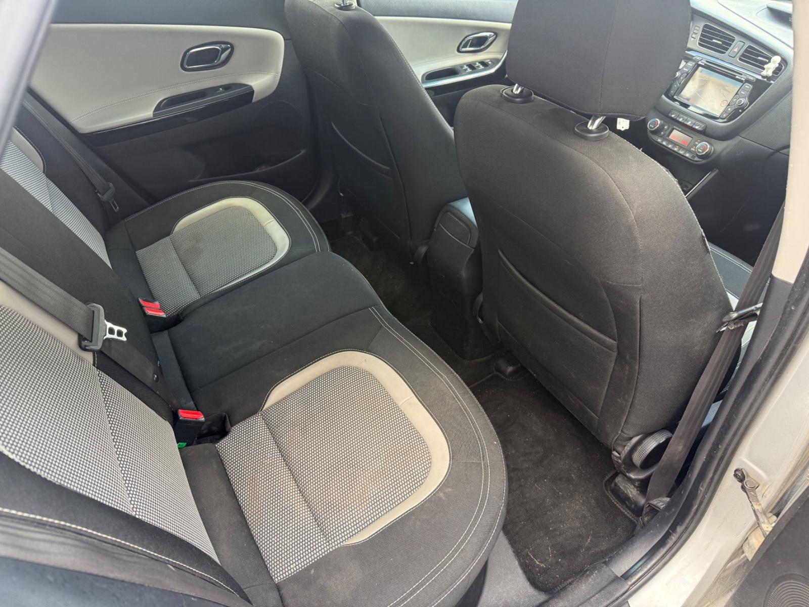 Kia cee'd 2015 — photo 15