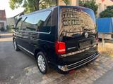 Volkswagen T5 Multivan Highline AHK Top Zustand - schwarze Volkswagen T5 Multivan