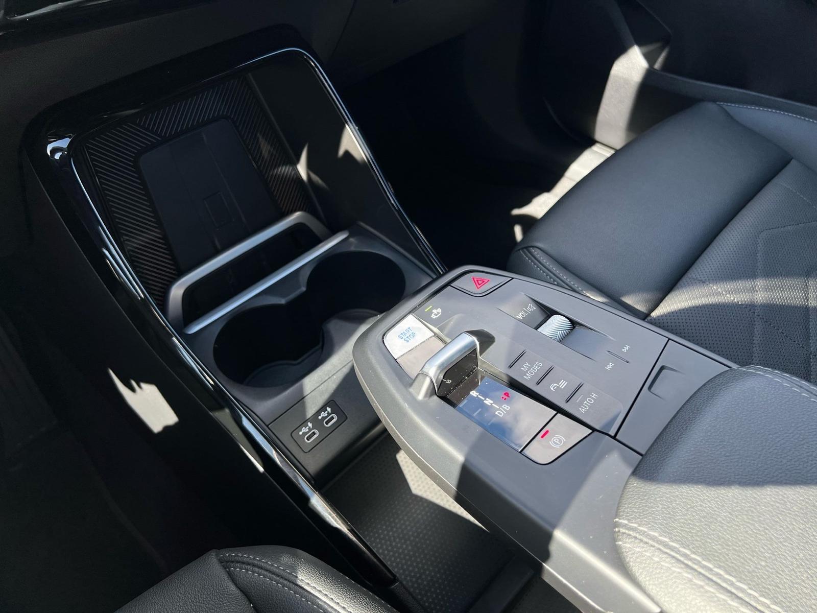 BMW iX1 xDrive30 DAB LED Komfortzg. Shz BATTERIE 100, миниатюра 14