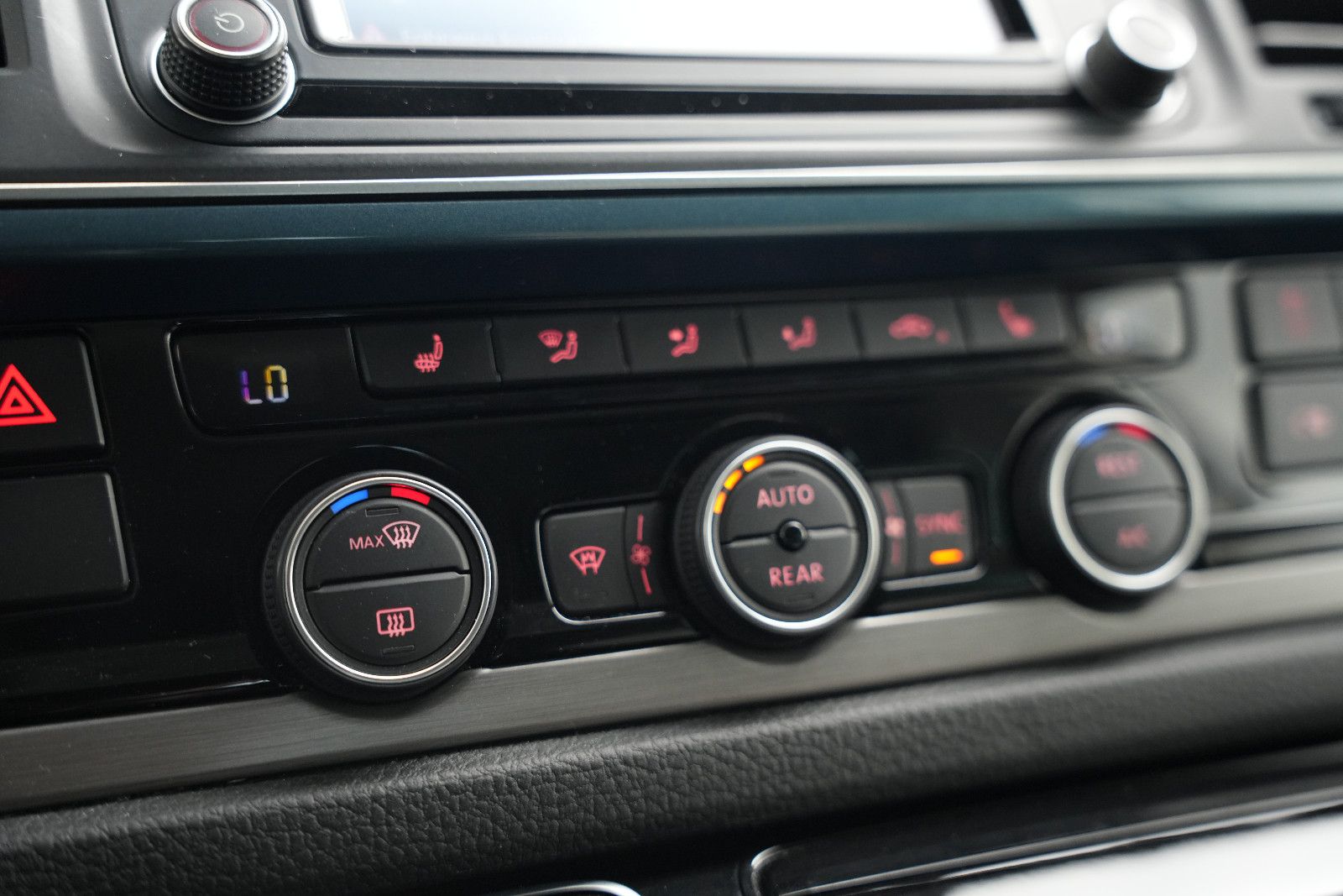 Fahrzeugabbildung Volkswagen T6 Multivan Generation S *7-Sitz*DynAudio*Kamera