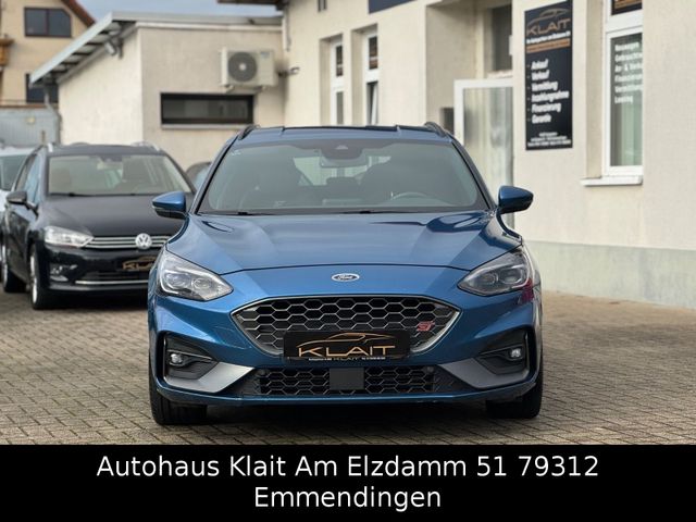 Fahrzeugabbildung Ford Focus Turnier ST B&O Soundsystem Kamera