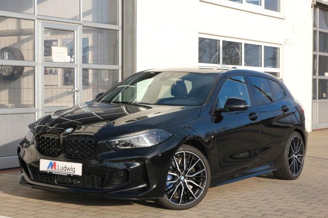 BMW M135i xDrive HEAD-UP ACC E-SITZ RFK HA/KA LCPROF