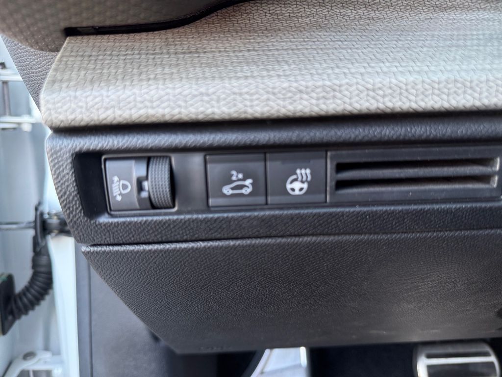 Fahrzeugabbildung Citroën C5 X PureTech 180 Start&Stop EAT8 SHINE PACK
