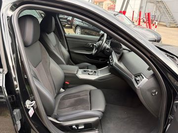 BMW 320d xDrive Limousine M Sportpaket HK HiFi DAB