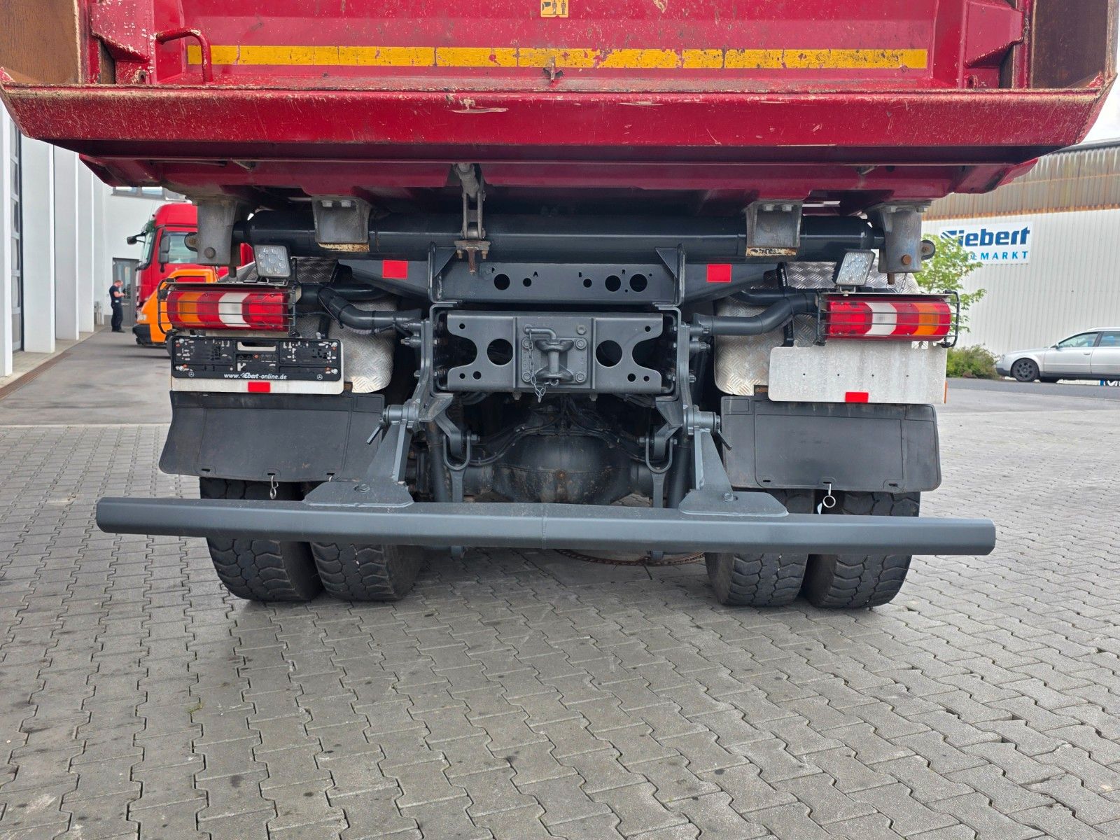 Fahrzeugabbildung Mercedes-Benz Arocs 4145 K 8x4 Meiller Bordmatik PPC
