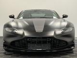 Aston Martin V8 Vantage Coupe F1 Edition / Satin Jet Black - Aston Martin V8 Vantage aus 2022