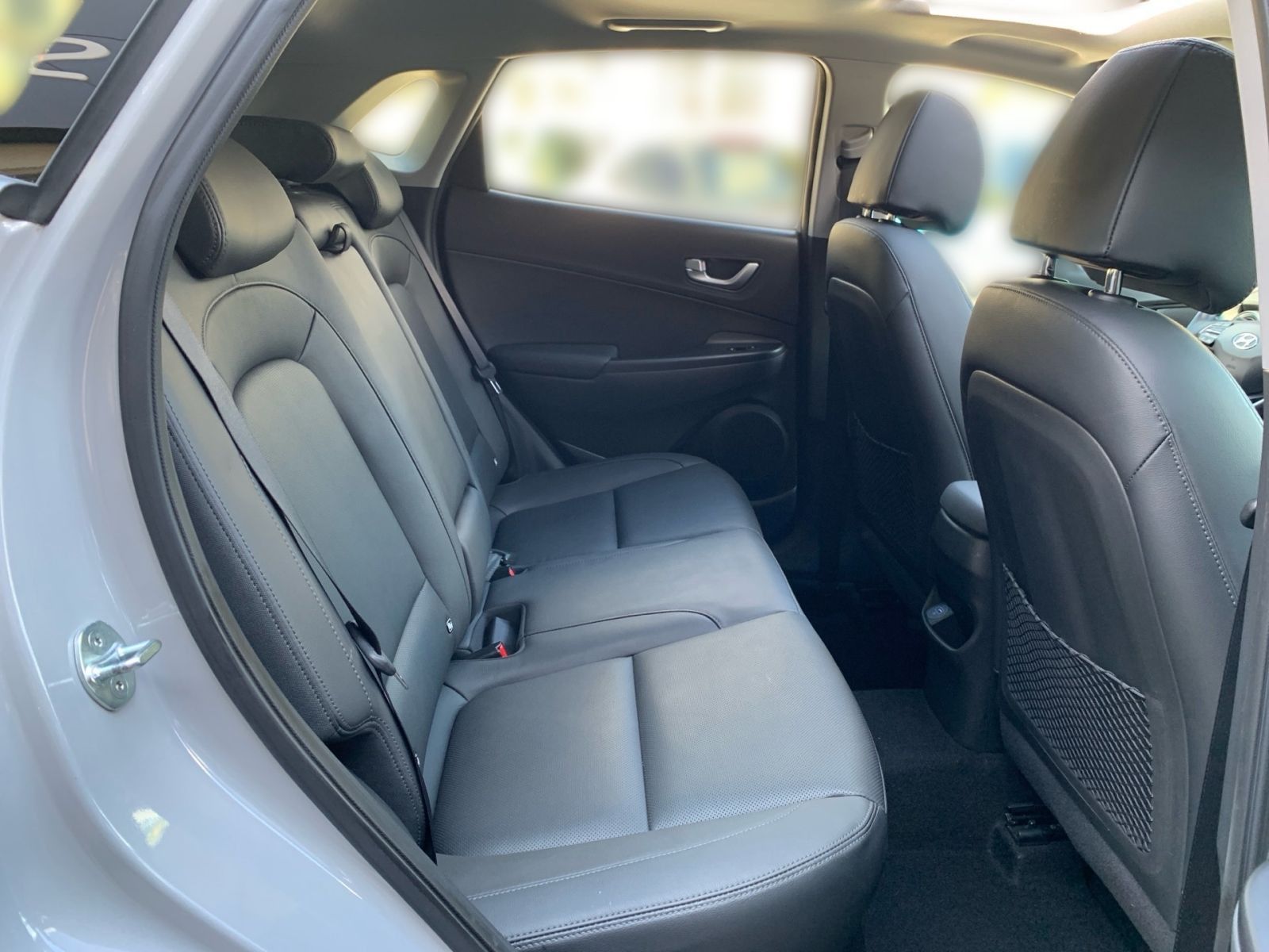 Fahrzeugabbildung Hyundai KONA 1.6 T-GDI 7-DCT Prime Leder Schiebedach