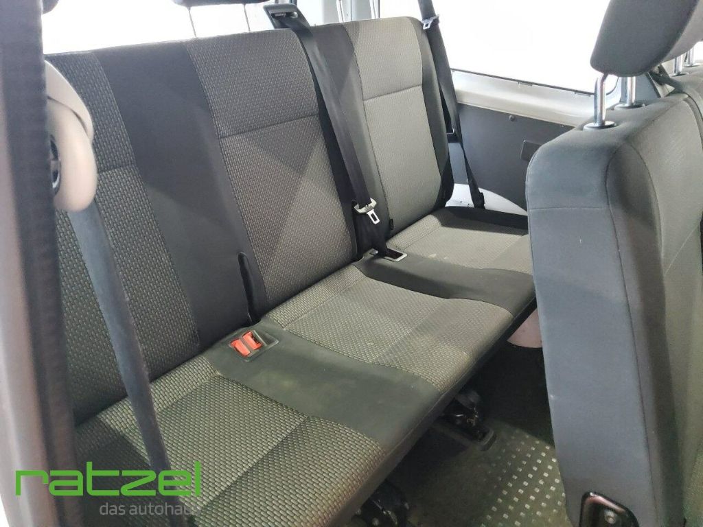 Fahrzeugabbildung Volkswagen T6.1 Kombi 2.0 TDI KR 9-Sitzer AHK Rückfahrkamer