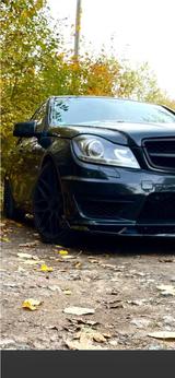 Mercedes-Benz C180 CGI AMG C63 OPTIK TÜV NEU - Mercedes-Benz C-Klasse: AMG Optik