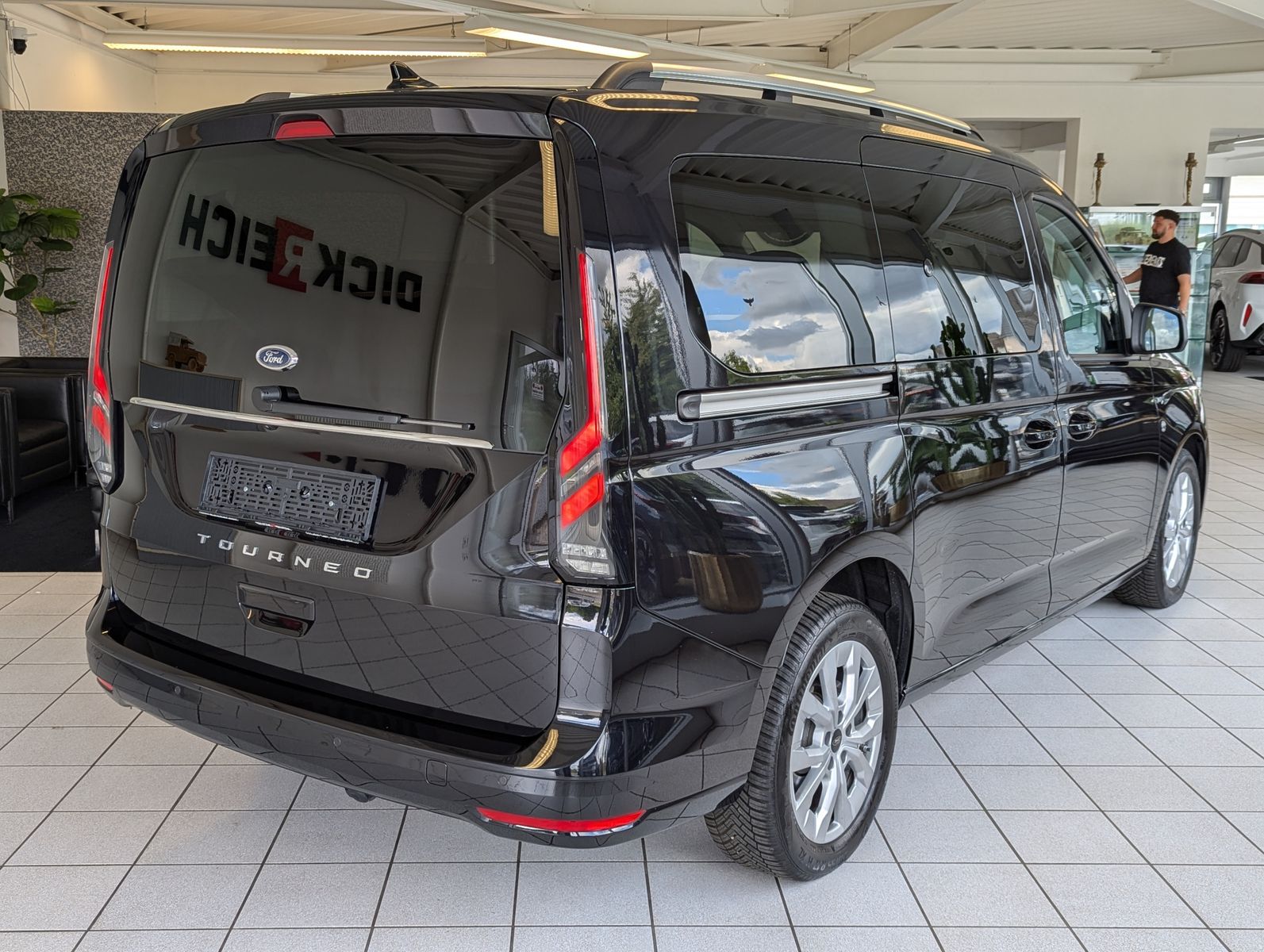 FORD Tourneo Connect L2 Titaniu 7-Sitz Bi-LED Cam AHK - Image 7