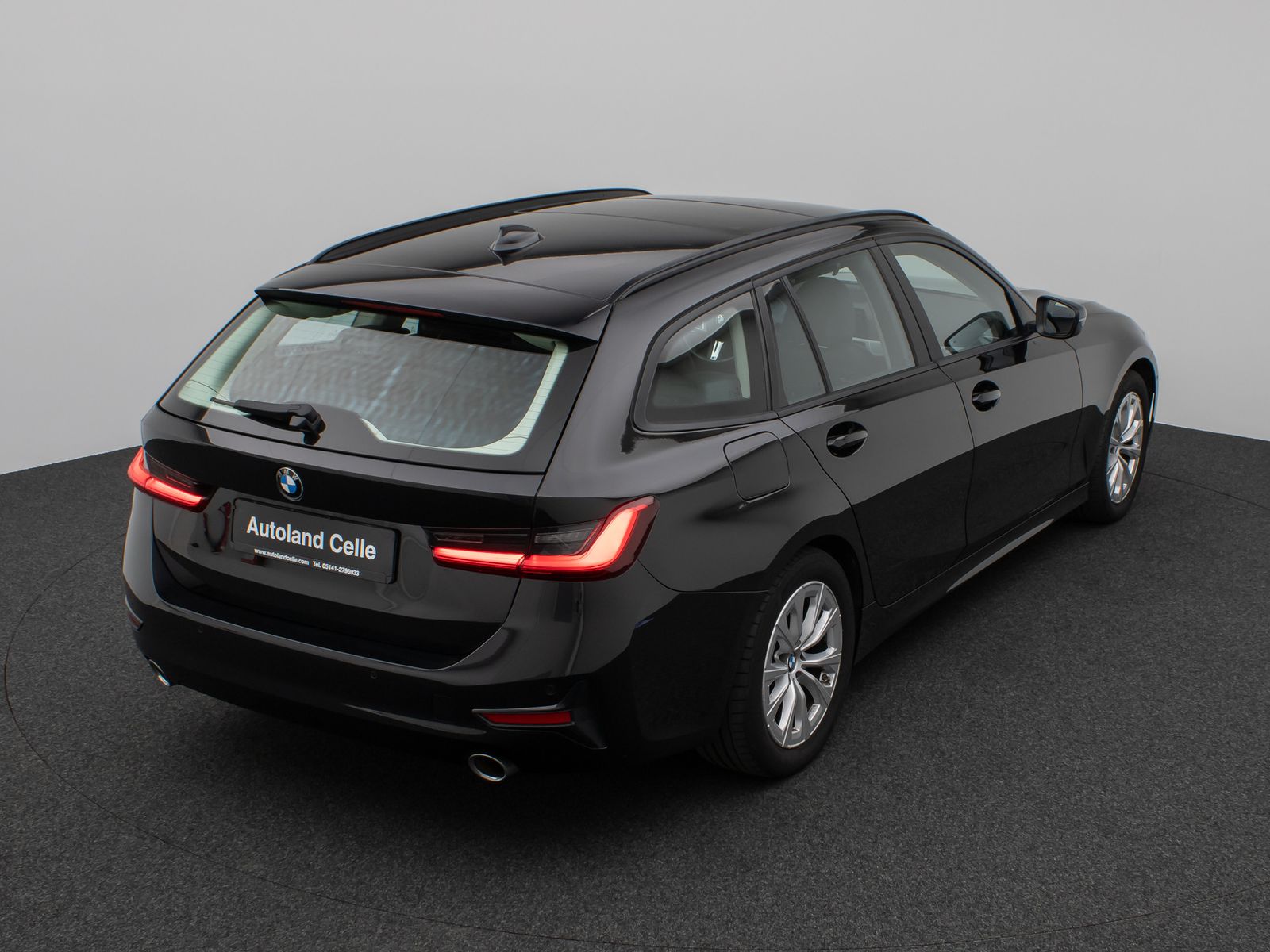 Fahrzeugabbildung BMW 320d Panorama Laser PDC HUD HiFi Komfort Alarm