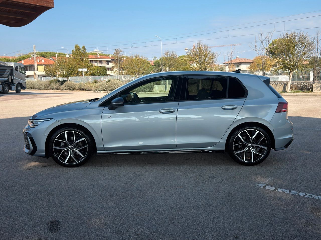 Volkswagen Golf 2.0 TDI 150 CV DSG SCR R-Line Pl imagem 3