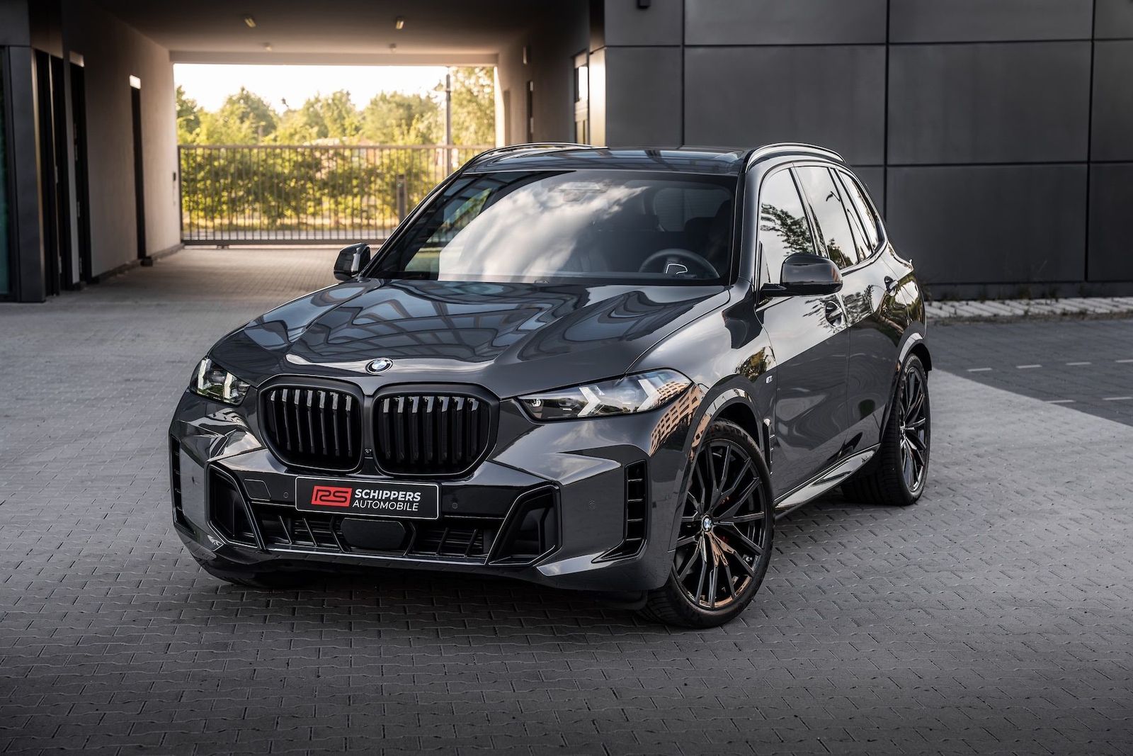Fahrzeugabbildung BMW X5 40d xD M-SPORT PRO|AHK|ICONIC|MASSAGE|LUFT