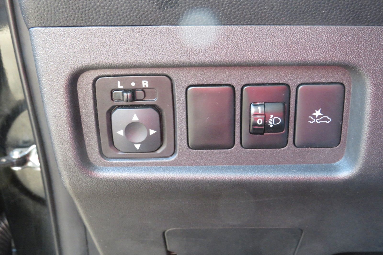 Fahrzeugabbildung Mitsubishi Space Star Edition SITZH. DAB KLIMA GRA ALU 1.HD