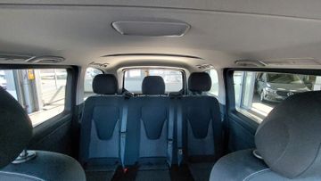 Mercedes V 220 - 10