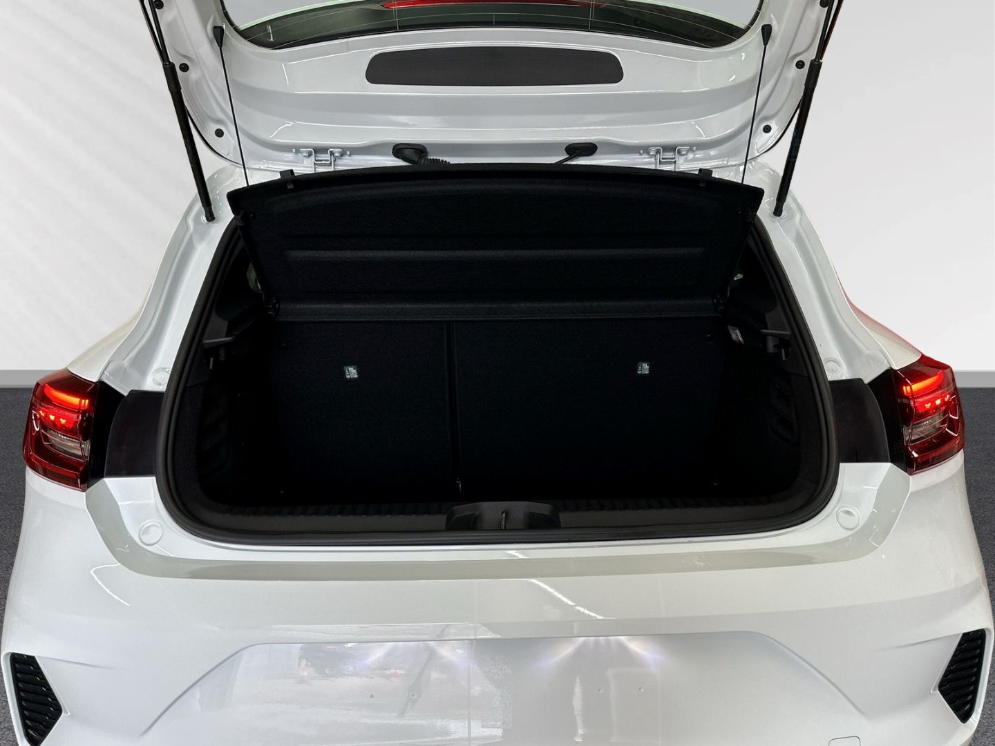 Fahrzeugabbildung Mitsubishi Colt 1.0 BASIS Klima + digitales Cockpit+ LED+ A