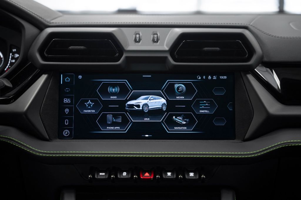 Urus 4.0 V8 SE MATT BLACK AKRAPOVIC CARBON - Bild 21