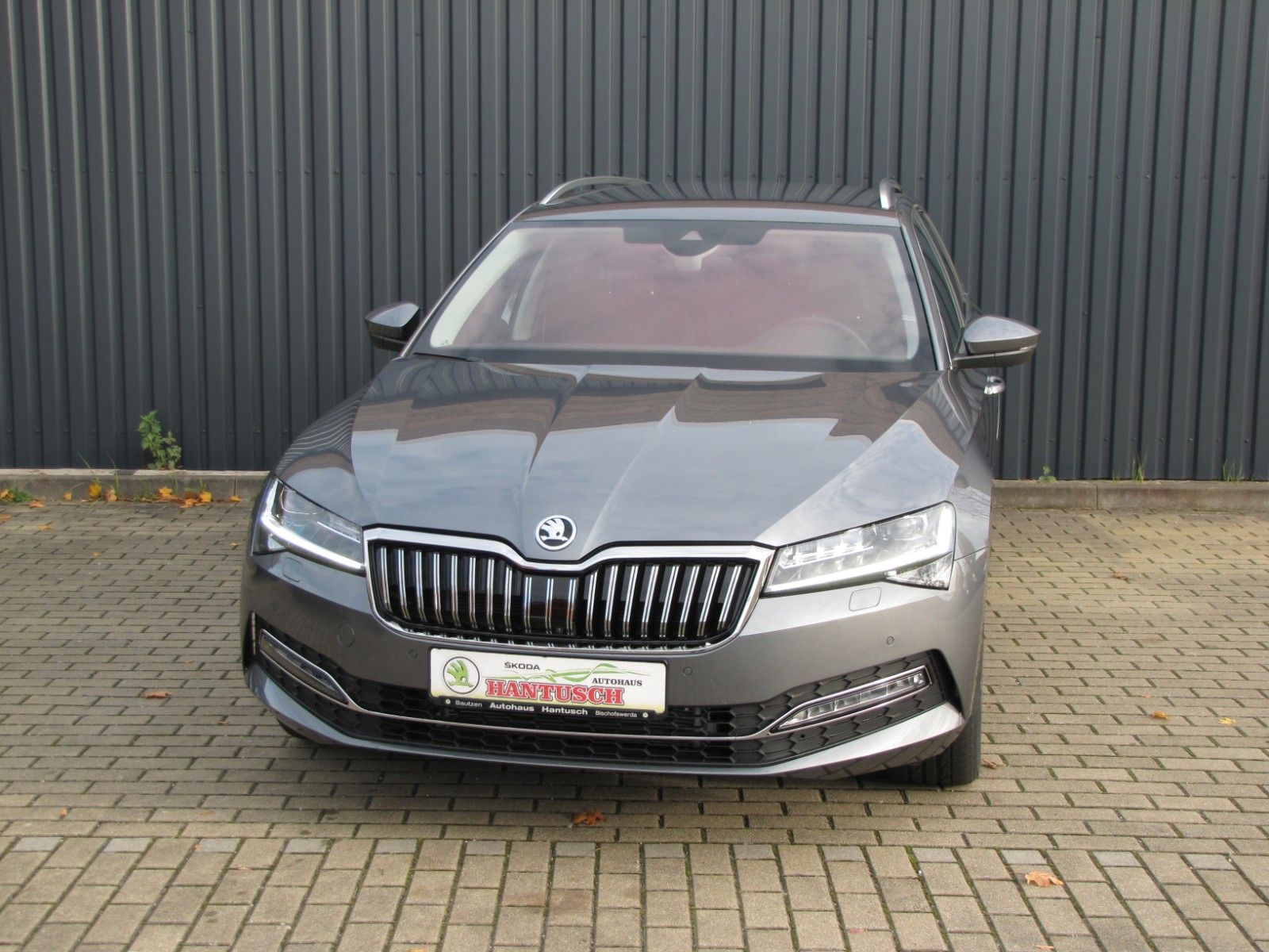 Fahrzeugabbildung SKODA Superb Combi Style 2.0l TDI 150PS DSG LED, NAVI