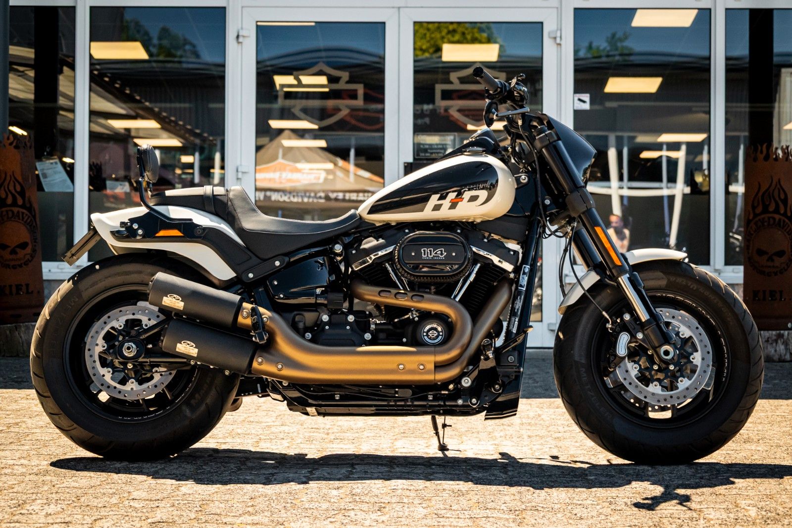 Fahrzeugabbildung Harley-Davidson FXFBS FAT BOB 114 CUI SOFTAIL - JEKILL&HYDE -