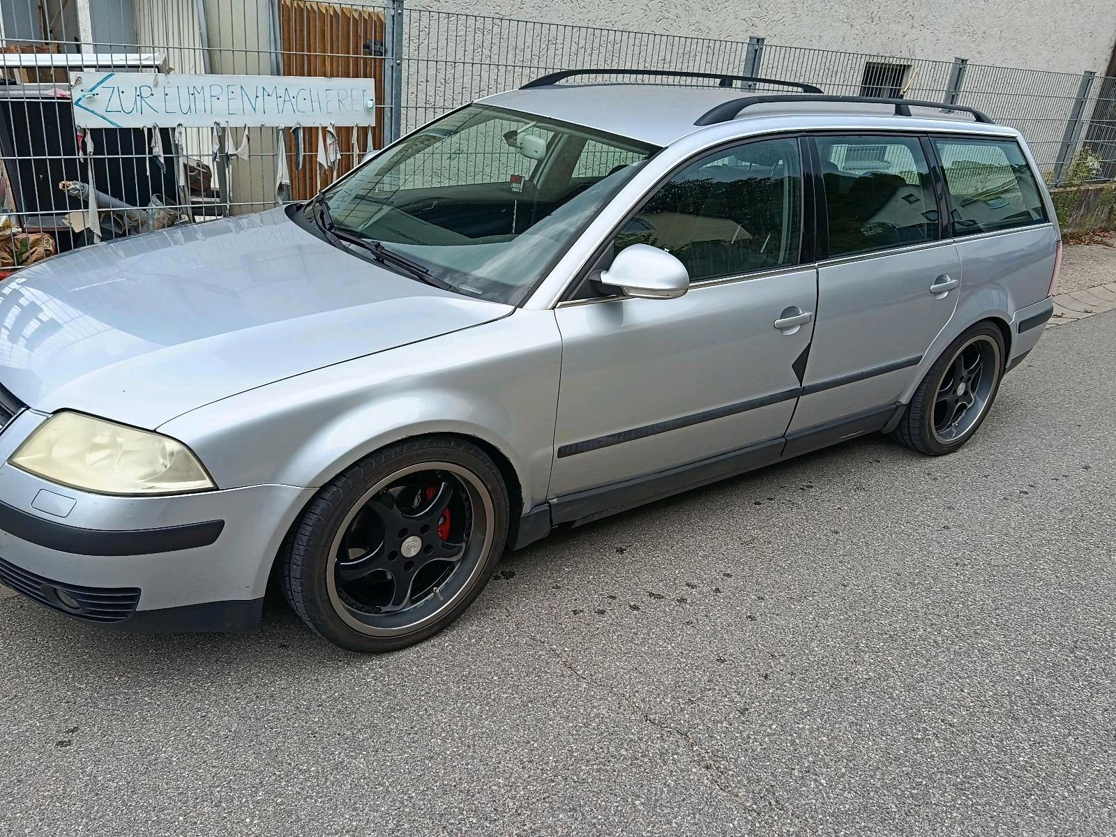 Volkswagen Passat 2004 — rear view