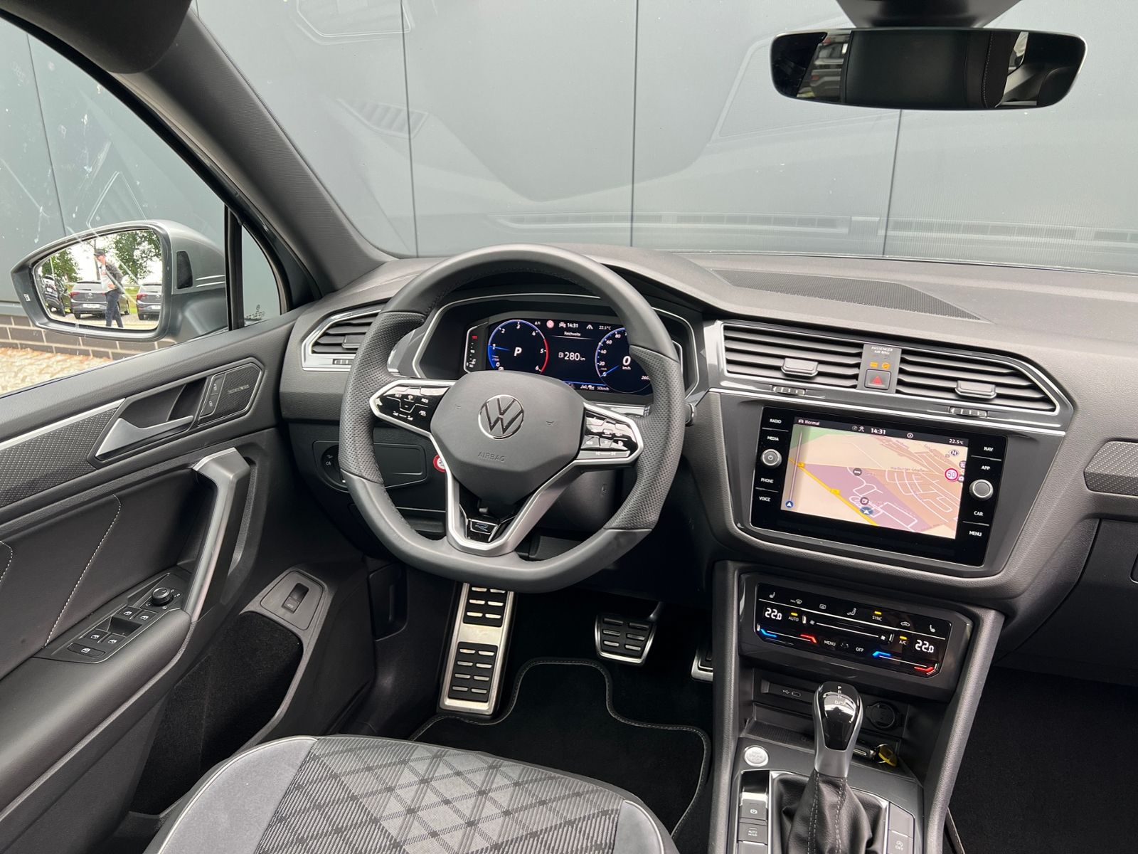 Fahrzeugabbildung Volkswagen Tiguan Allspace R-Line 2.0 TDI DSG 4Motion *AHK,
