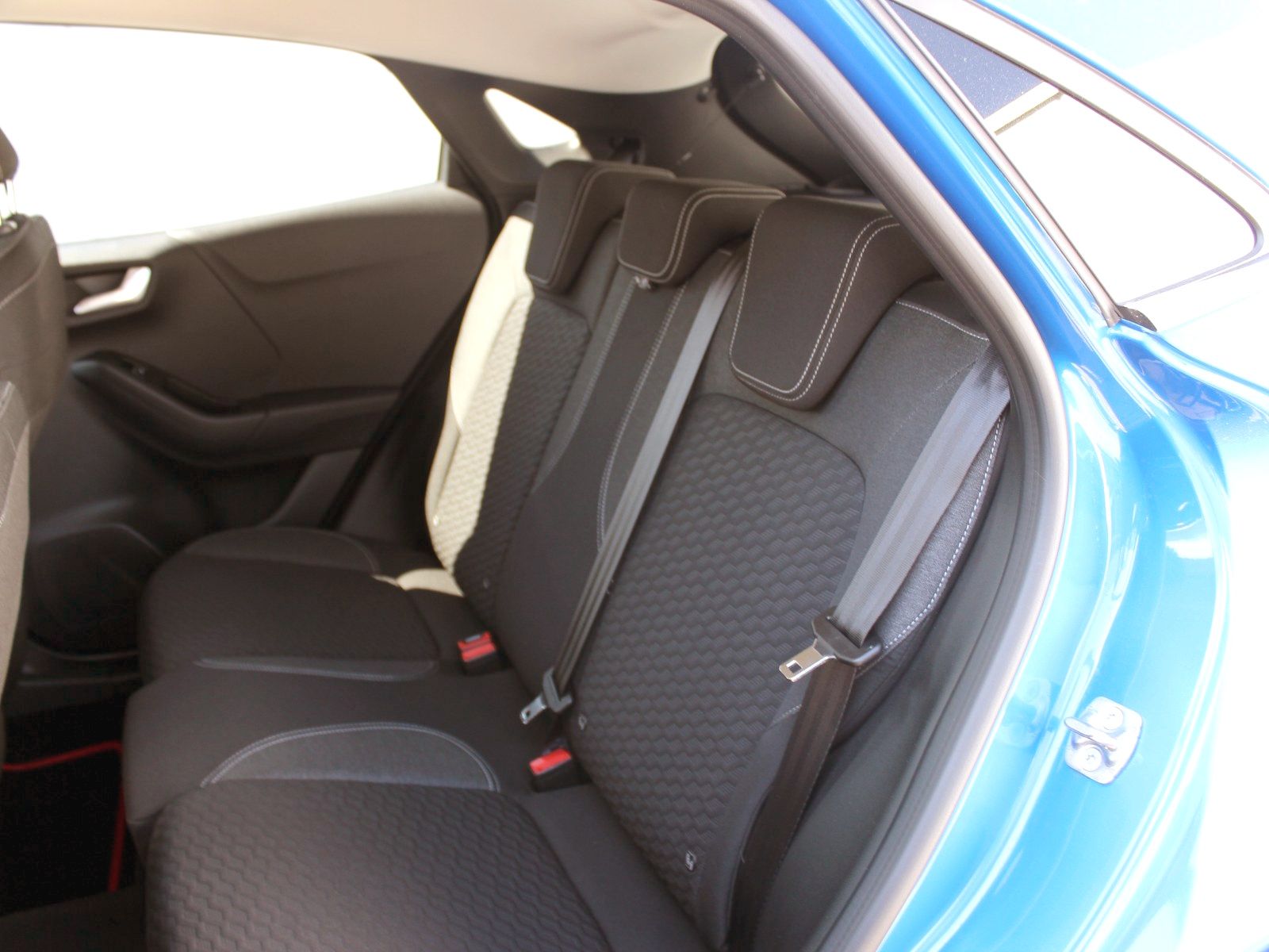 Fahrzeugabbildung Ford Puma Titanium 1,0 EcoBoost Mild Hybrid